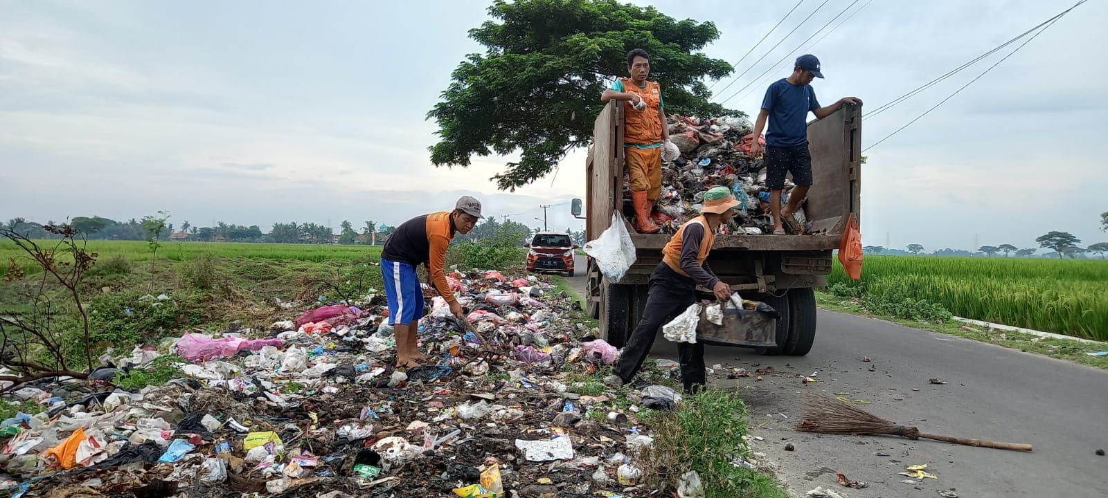 Menindaklanjuti Sampah Liat di Lokasi Sawah Luhur