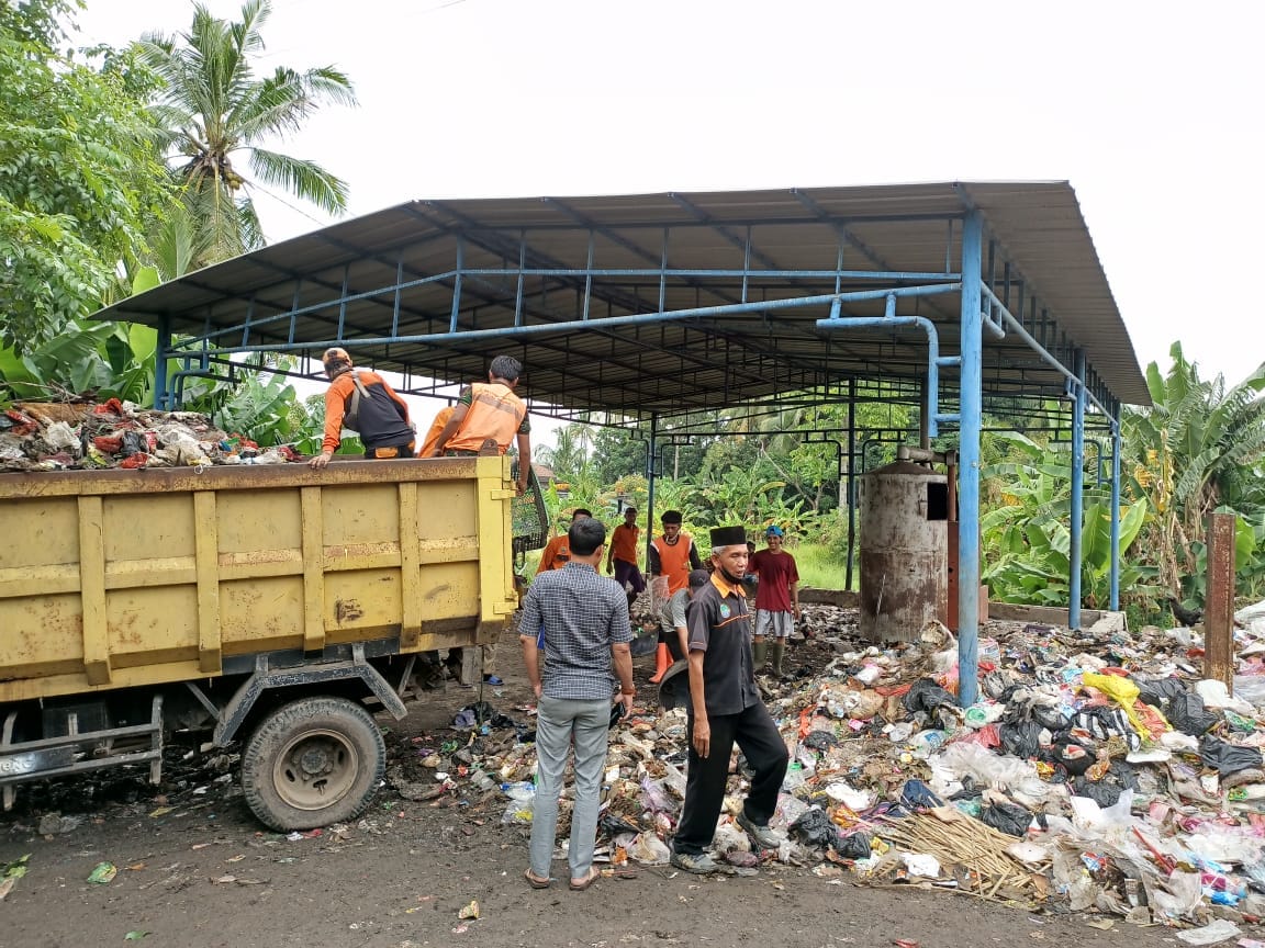 Kegiatan Kebersihan di TPS banten Lama