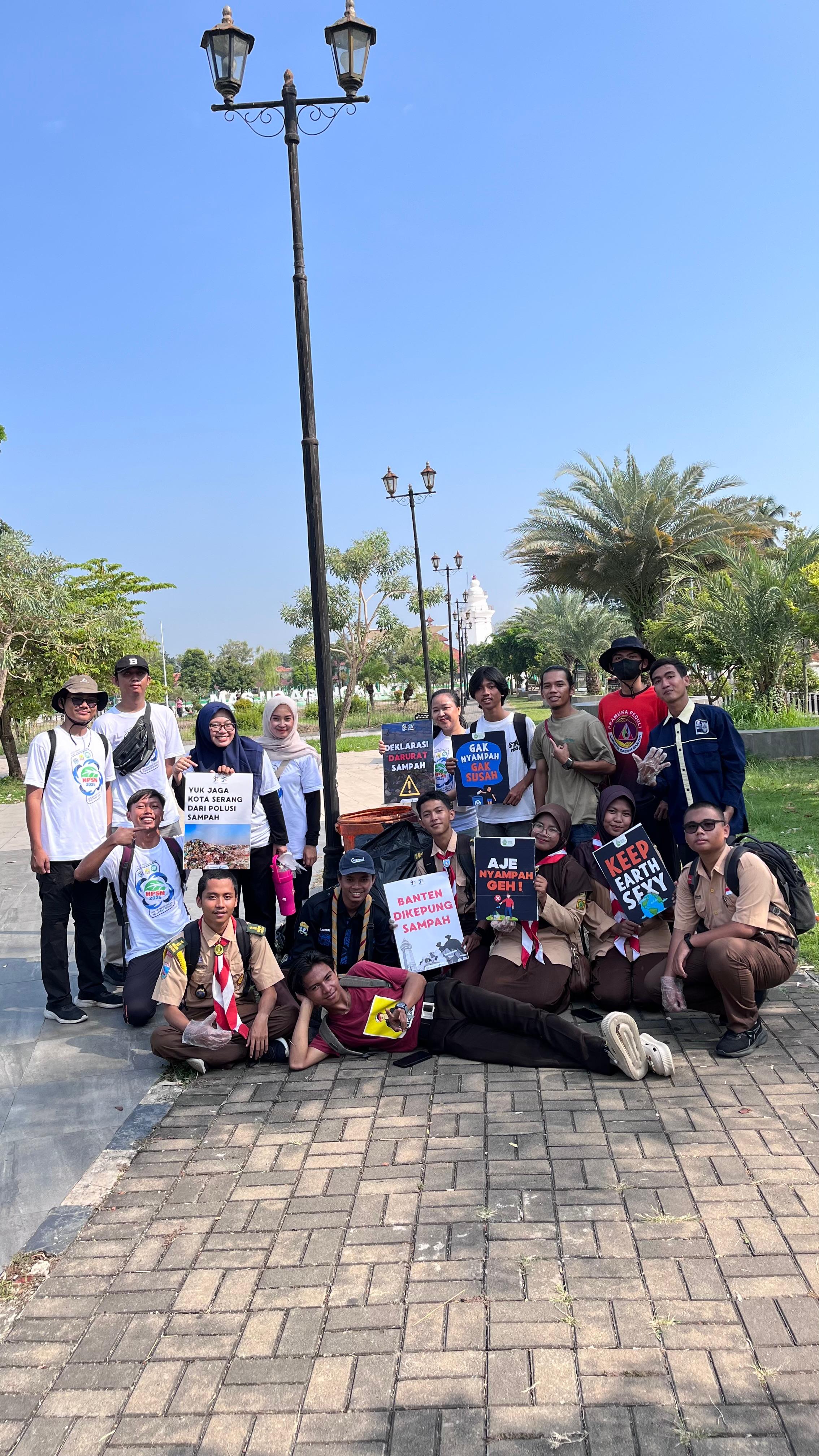 Clean Up Action, dalam Peringatan Hari Lingkungan Hidup Sedunia