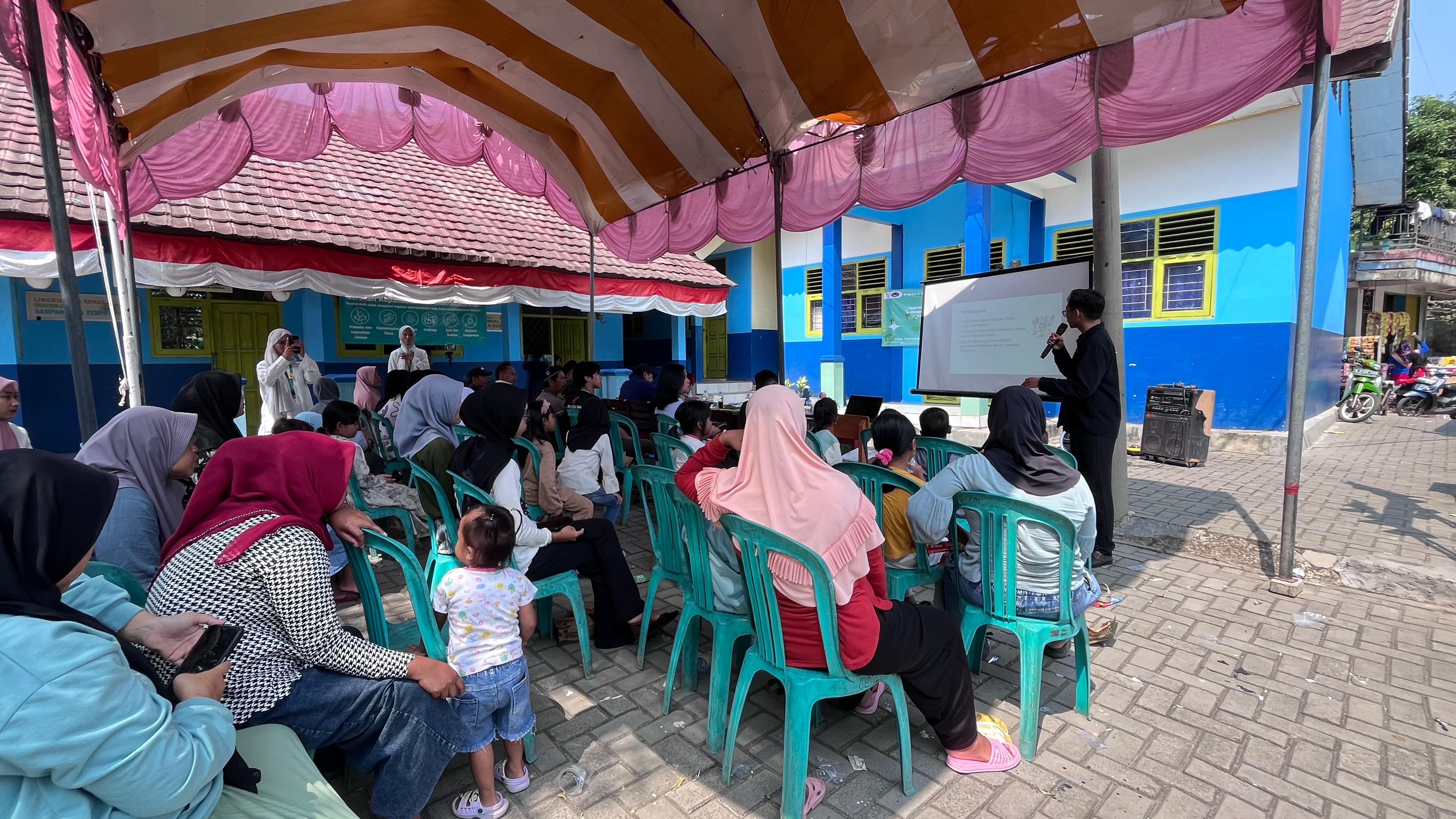 DLH Kota Serang Dampingi Penyuluhan Lingkungan Hidup di Lingkungan Cimoyan
